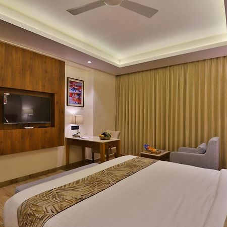 Hotel The Square Somnāth Exterior foto